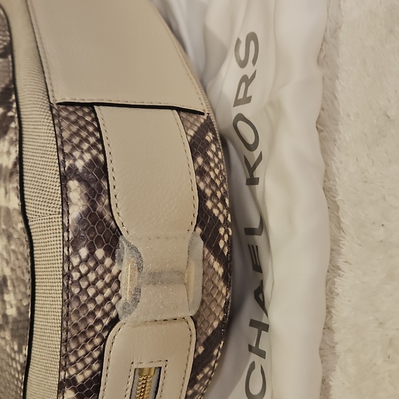 Michael Kors Julia Genuine Ecru Python Embossed Satchel/ Crossbody & Dusty. NWT - Picture 8 of 11